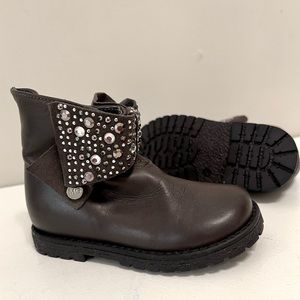 NEW- MG Designer European baby girl boots. Size 23 EU / 7 US.